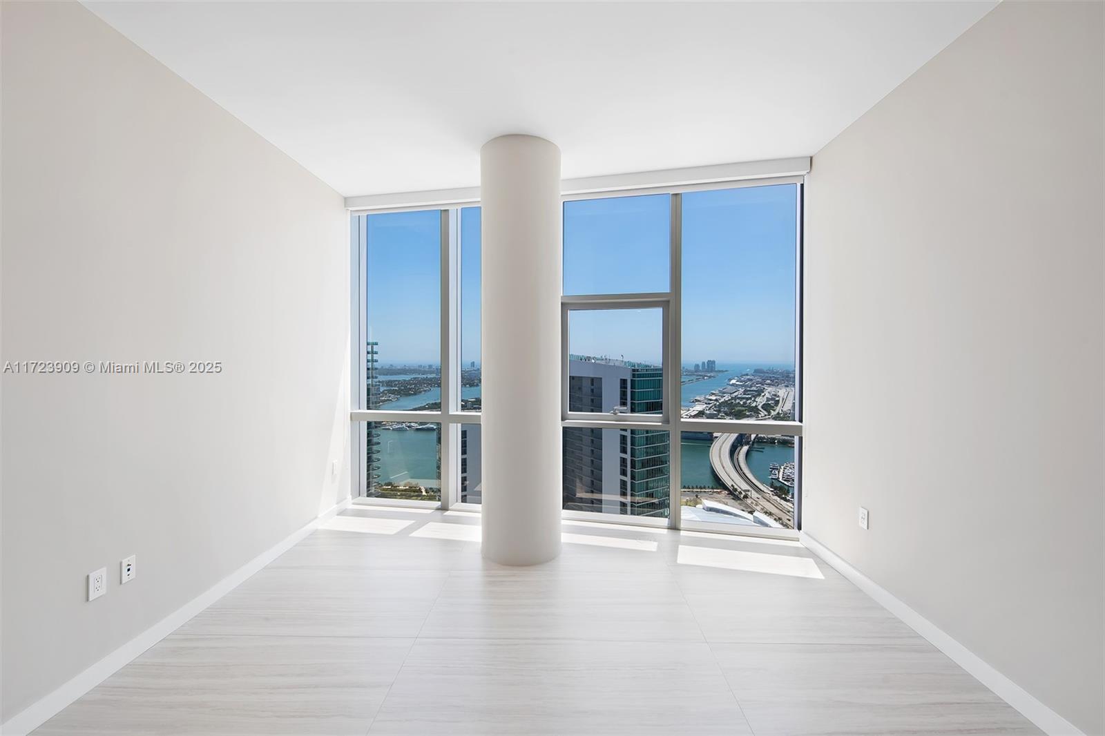 851 NE 1st Ave #PH 5411, Miami FL 33132