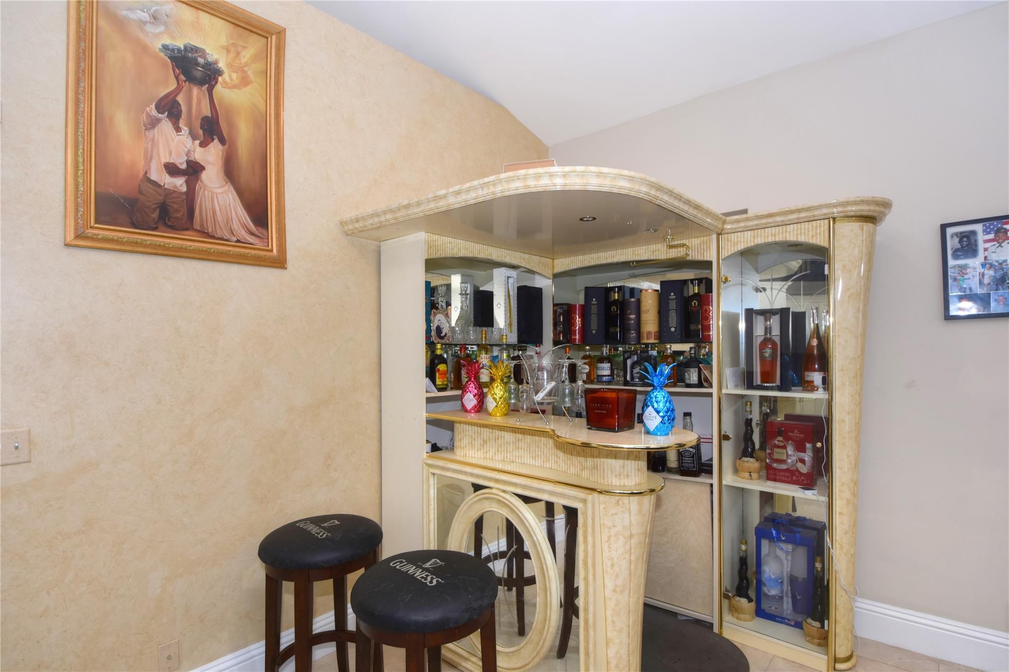 FAMILY ROOM WITH BAR