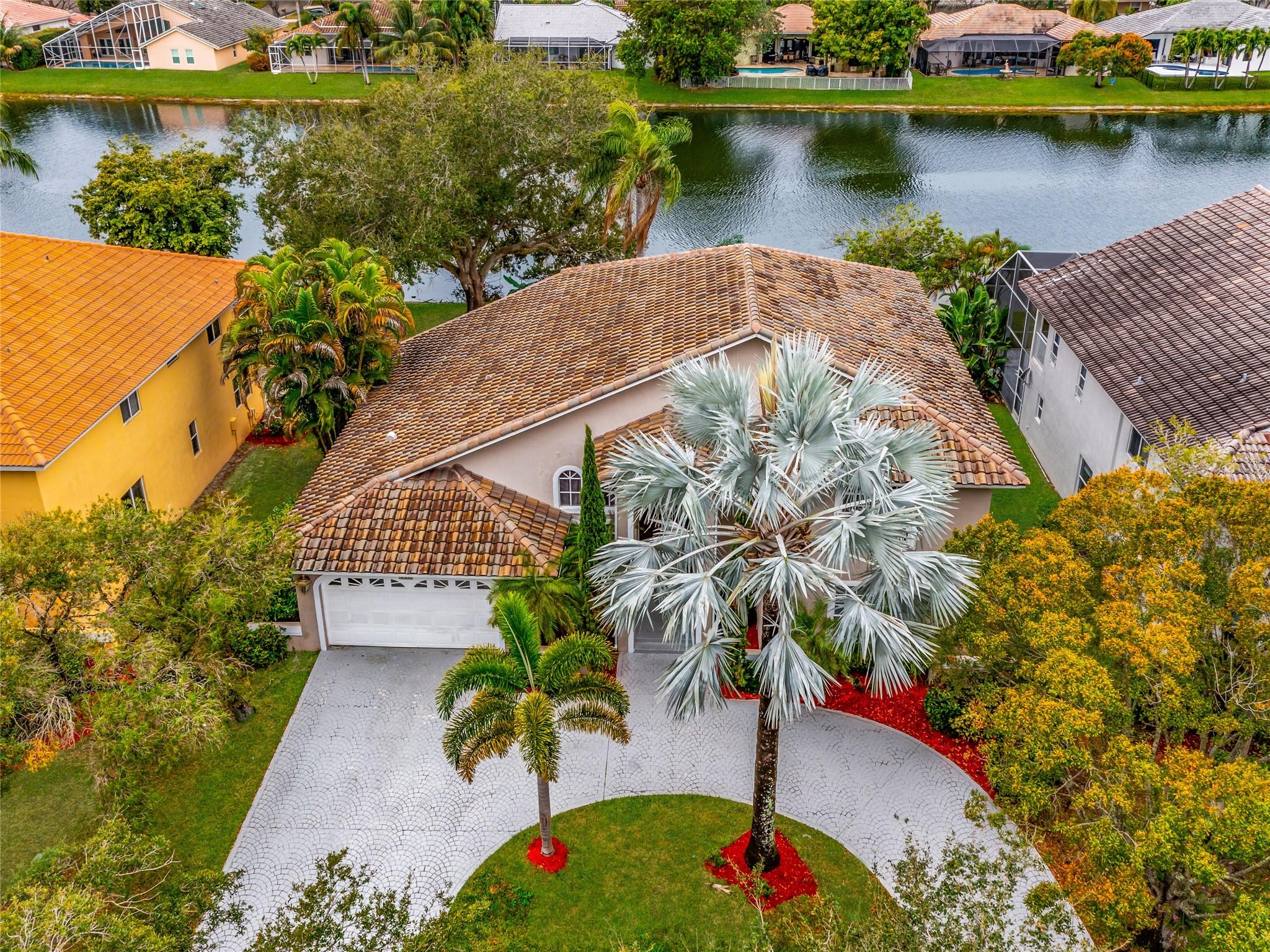 FRONT WITH CIRCULAR DRIVE