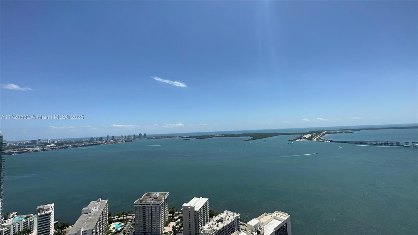 Condo for Sale in Miami, FL