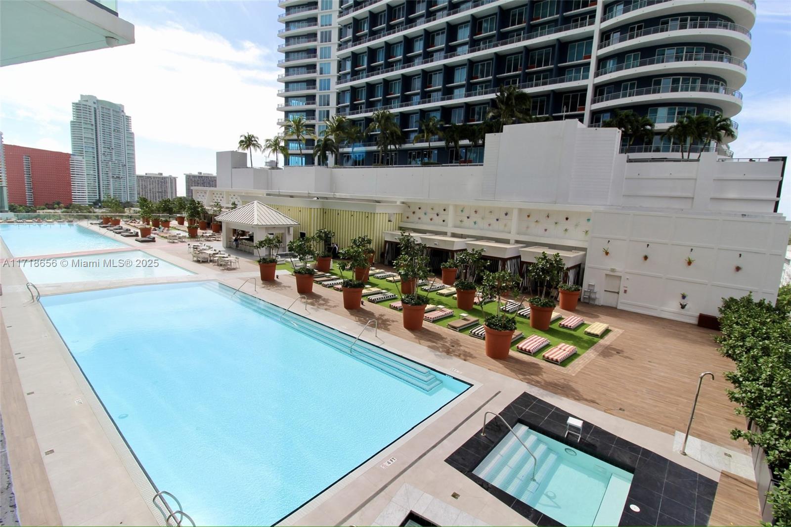 Condo for Sale in Miami, FL