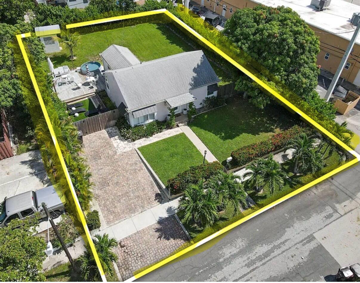 Homes for sale in West Palm Beach, FL | 411 Franklin Road, West Palm Beach, FL 33405 | MLS# R11052348