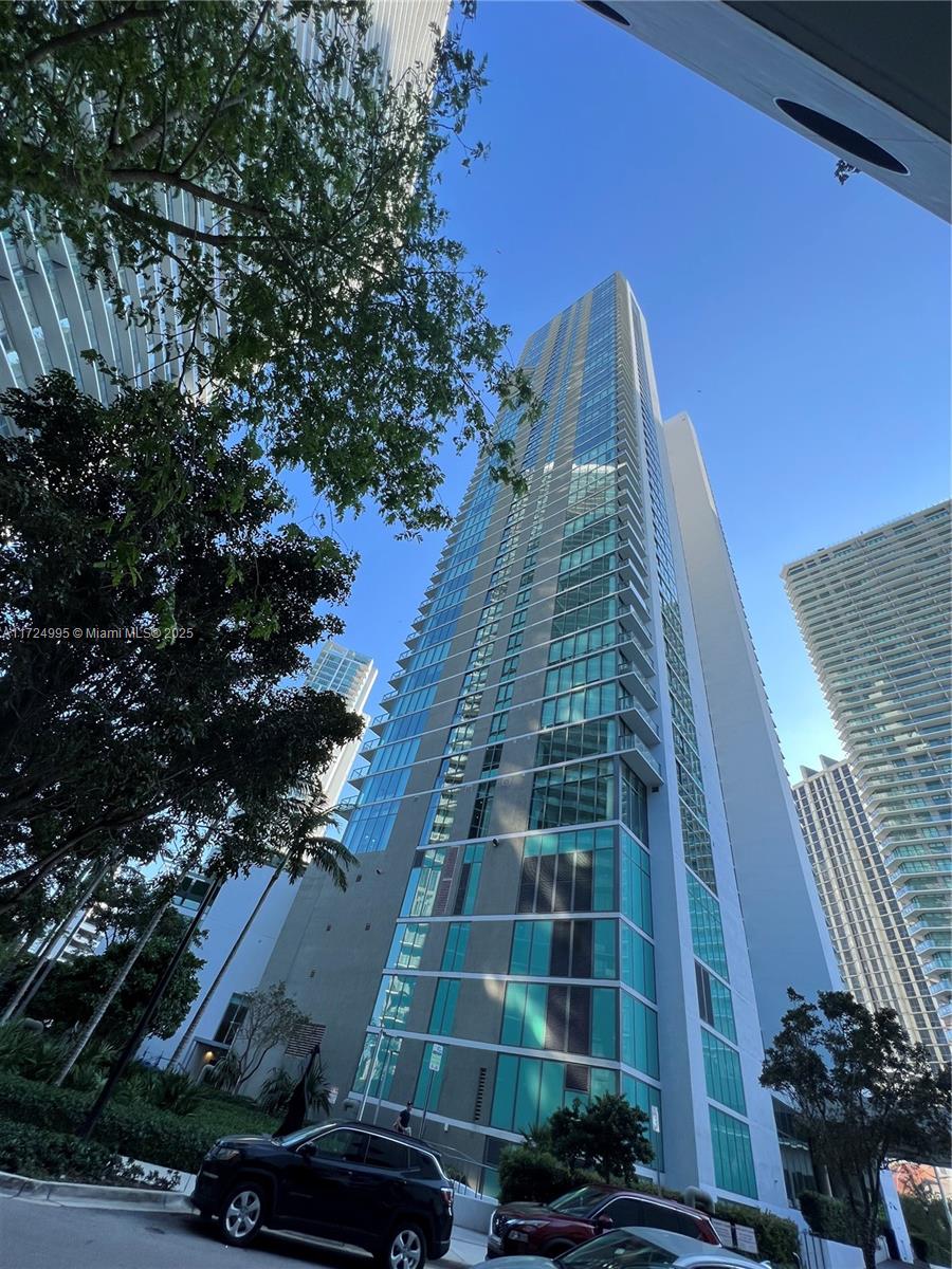 Condo for Sale in Miami, FL