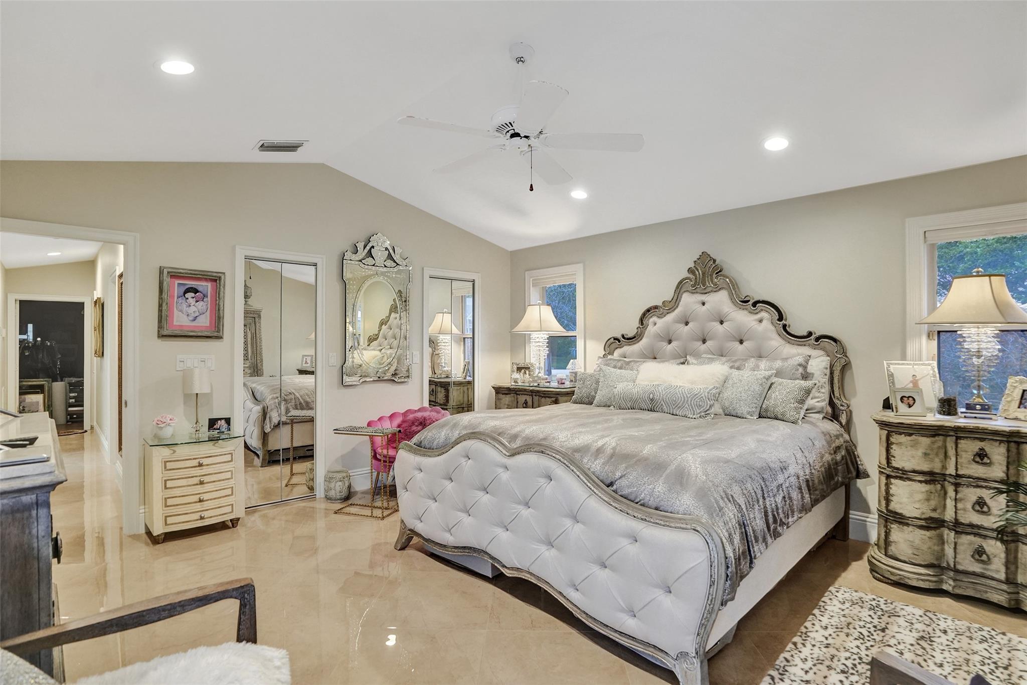 Master Bedroom w/ 2 walk in closets