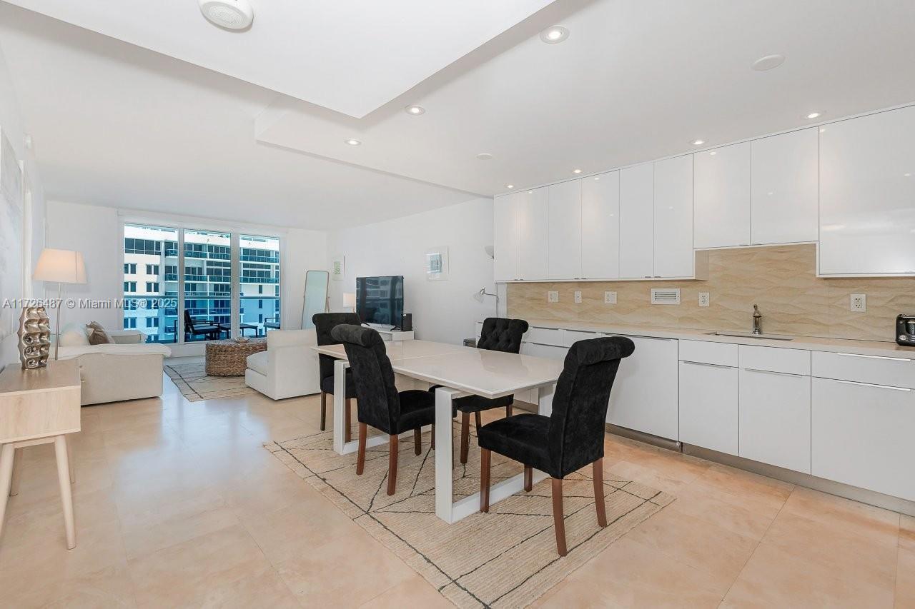Roney Palace Condo