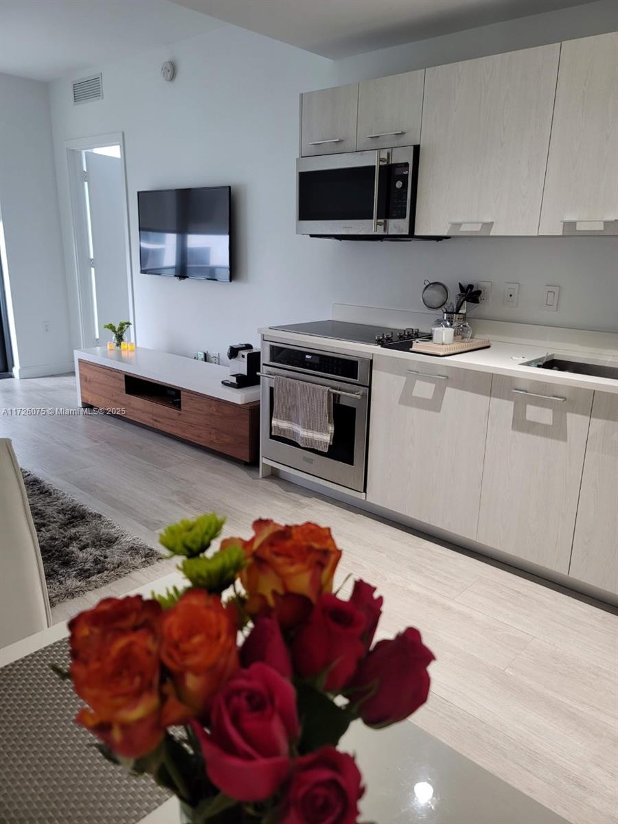 Condo for Sale in Miami, FL