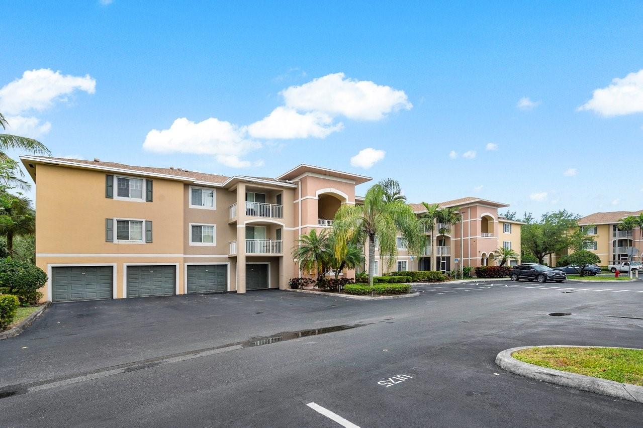 Homes for sale in West Palm Beach, FL | 6492 Emerald Dunes Dr #208, West Palm Beach, FL 33411 | MLS# F10481689