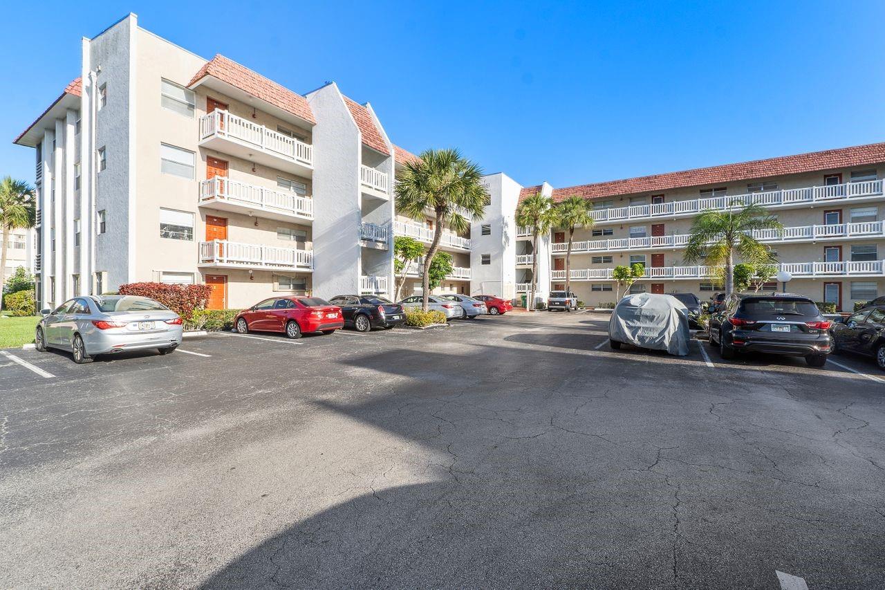 Homes for sale in Lauderhill, FL | 3551 Inverrary Dr #404, Lauderhill, FL 33319 | MLS# F10481705