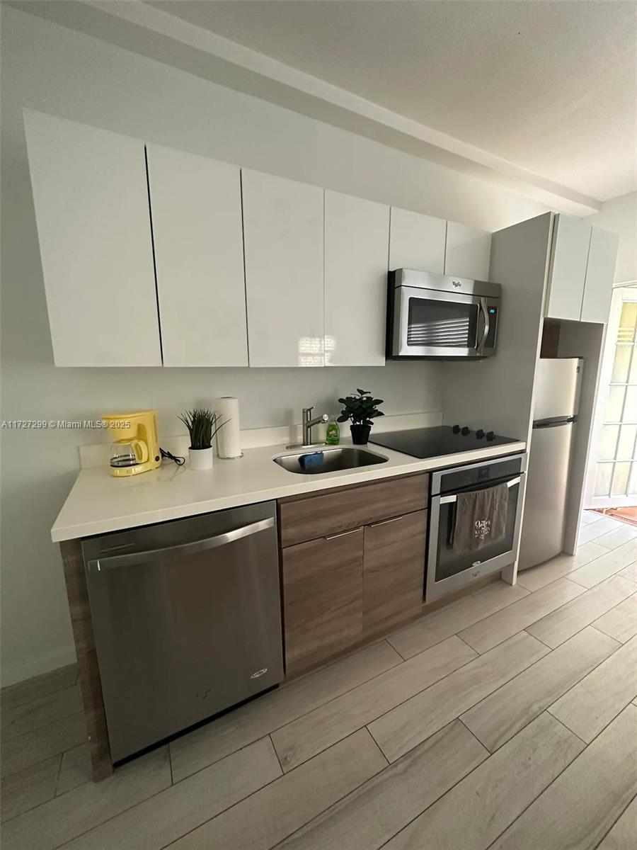 Eva Condo