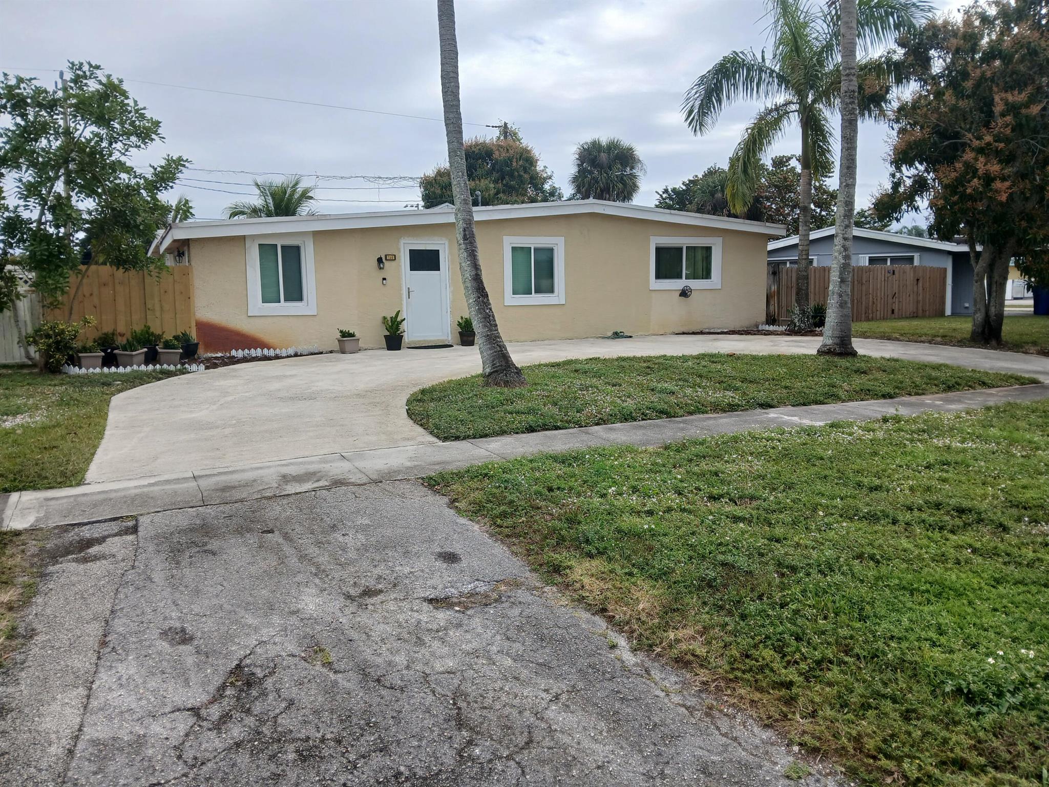 730 Gardenia Drive Royal Palm Beach FL 33411 | R11053644