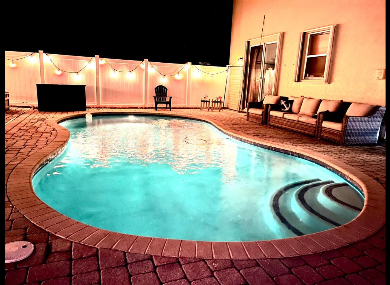 Homes for sale in West Palm Beach, FL | 5012 Victoria Circle, West Palm Beach, FL 33409 | MLS# R11053704