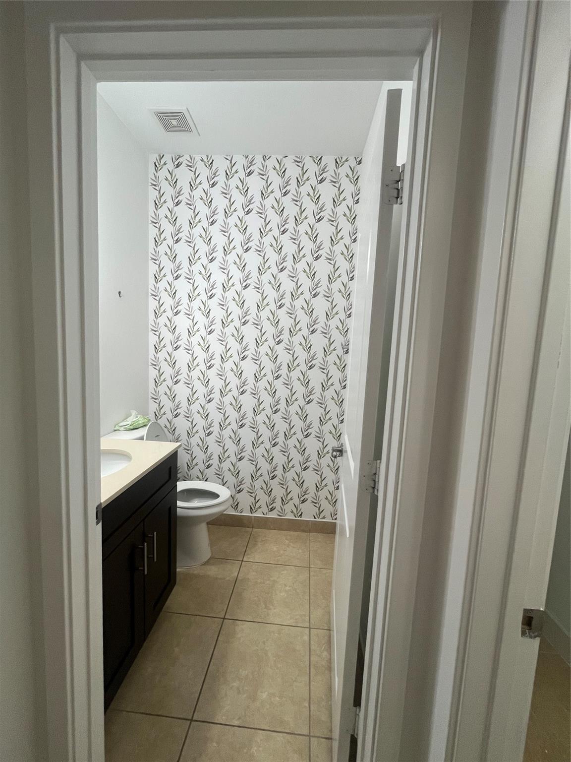 1/2 bathroom