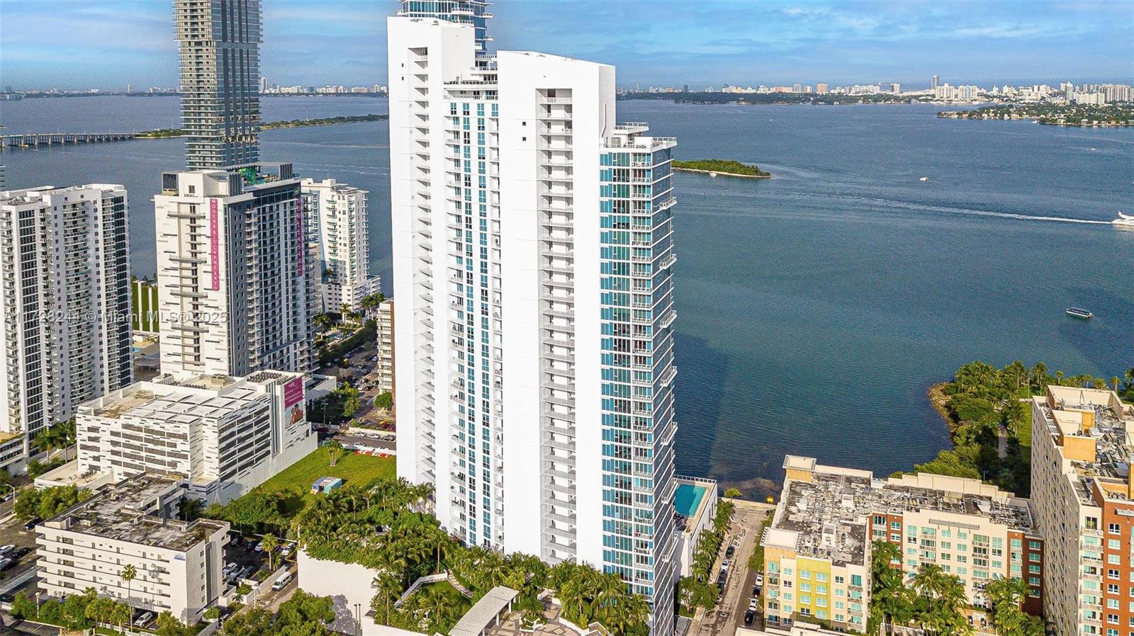 Condo for Sale in Miami, FL