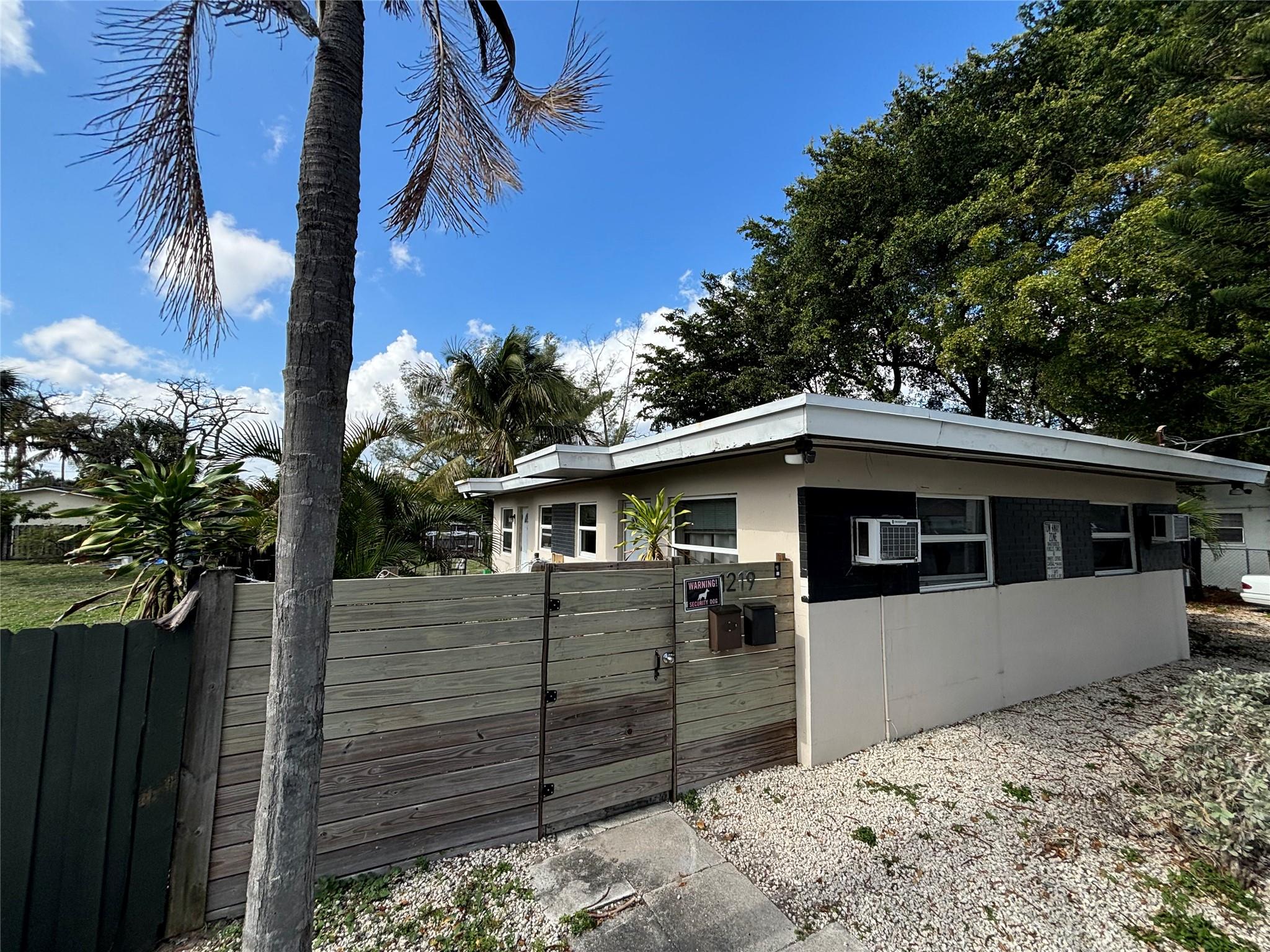 Homes for sale in Fort Lauderdale, FL | 1219 Ne 5th Ter, Fort Lauderdale, FL 33304 | MLS# F10482186