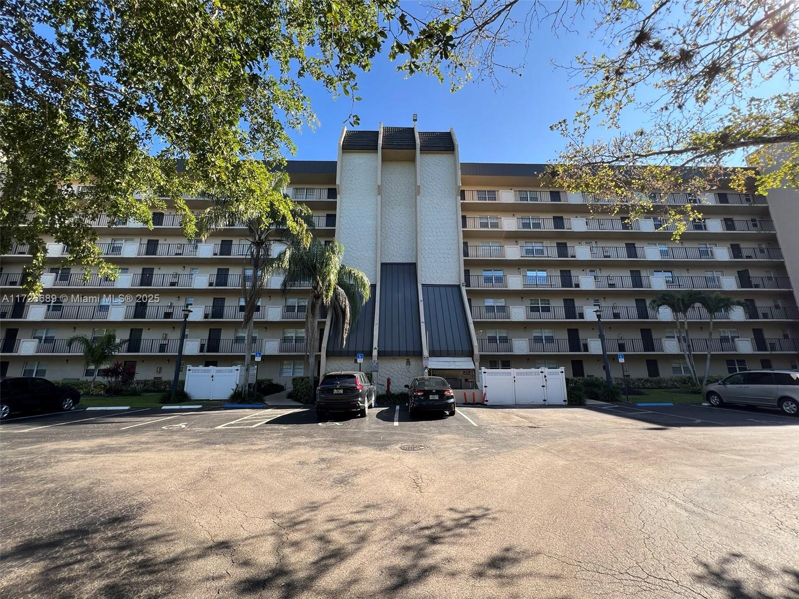 3300 W Rolling Hills Cir 102