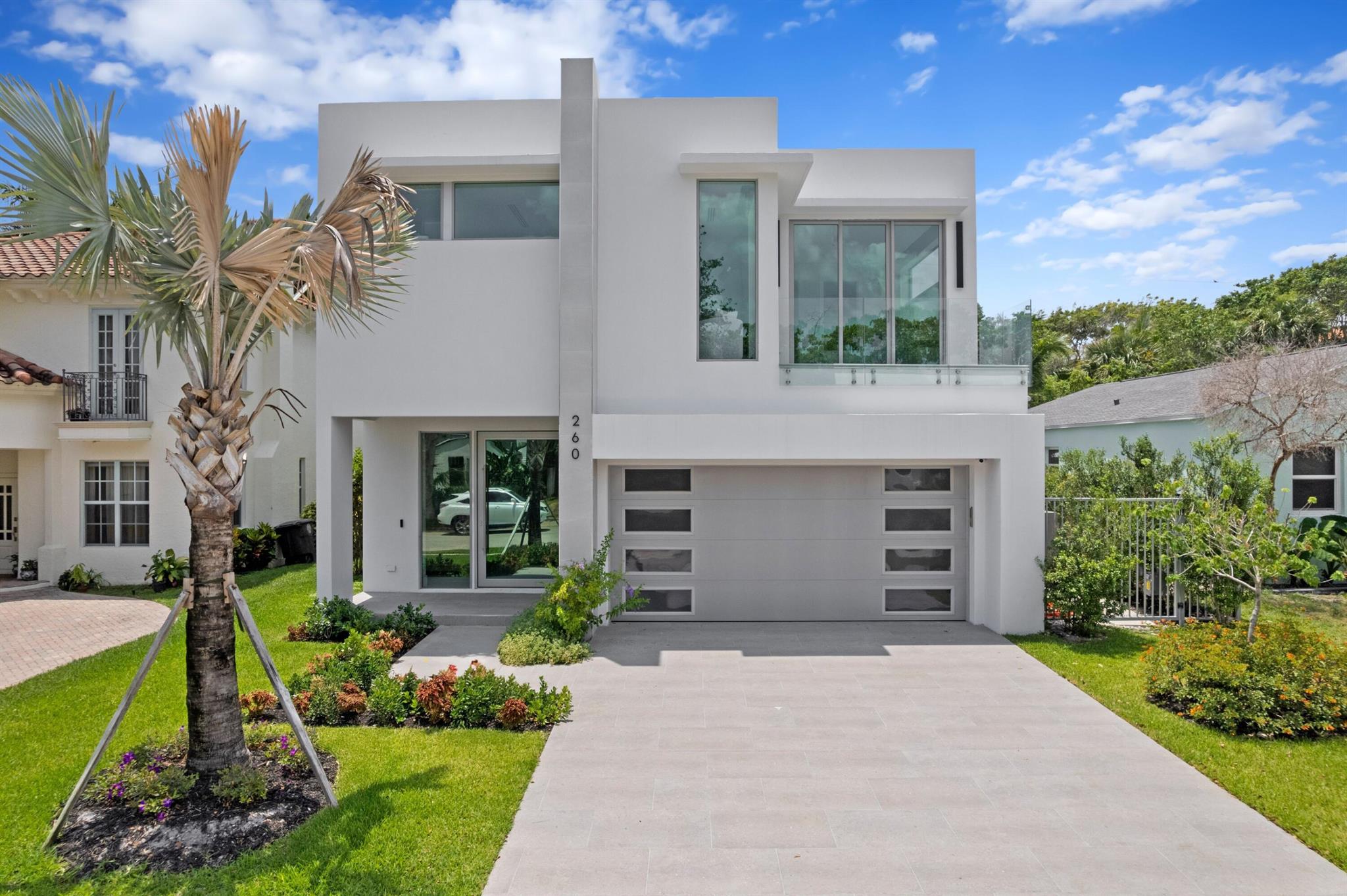 260 31st Street West Palm Beach FL 33407 | R11055278