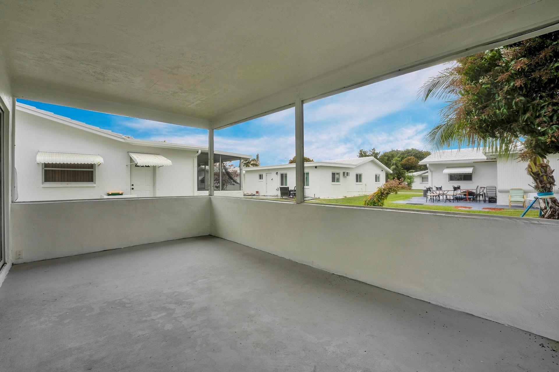 Spacious Screened Patio