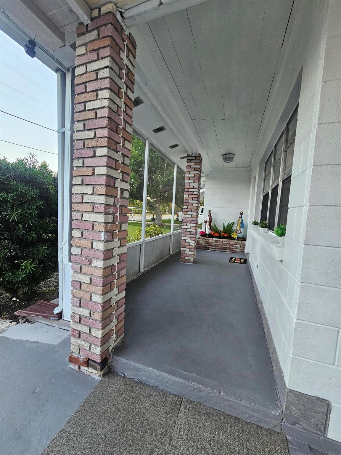 Homes for sale in Fort Pierce, FL | 1105 Sunrise Boulevard, Fort Pierce, FL 34950 | MLS# R11055932