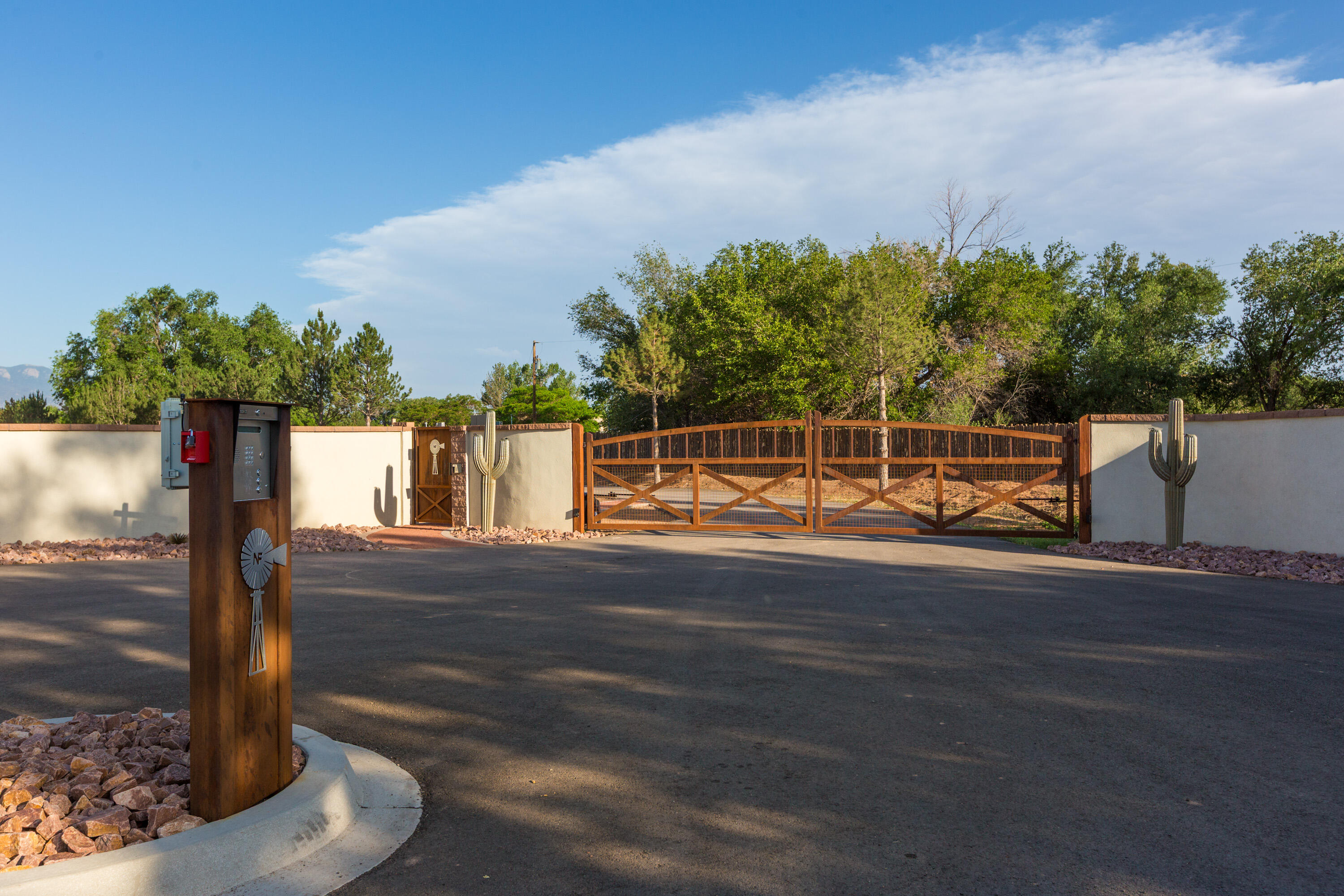 Homes for sale in Corrales, NM | 420 Pueblito Ln, Corrales, NM 87048 | MLS# 1077129