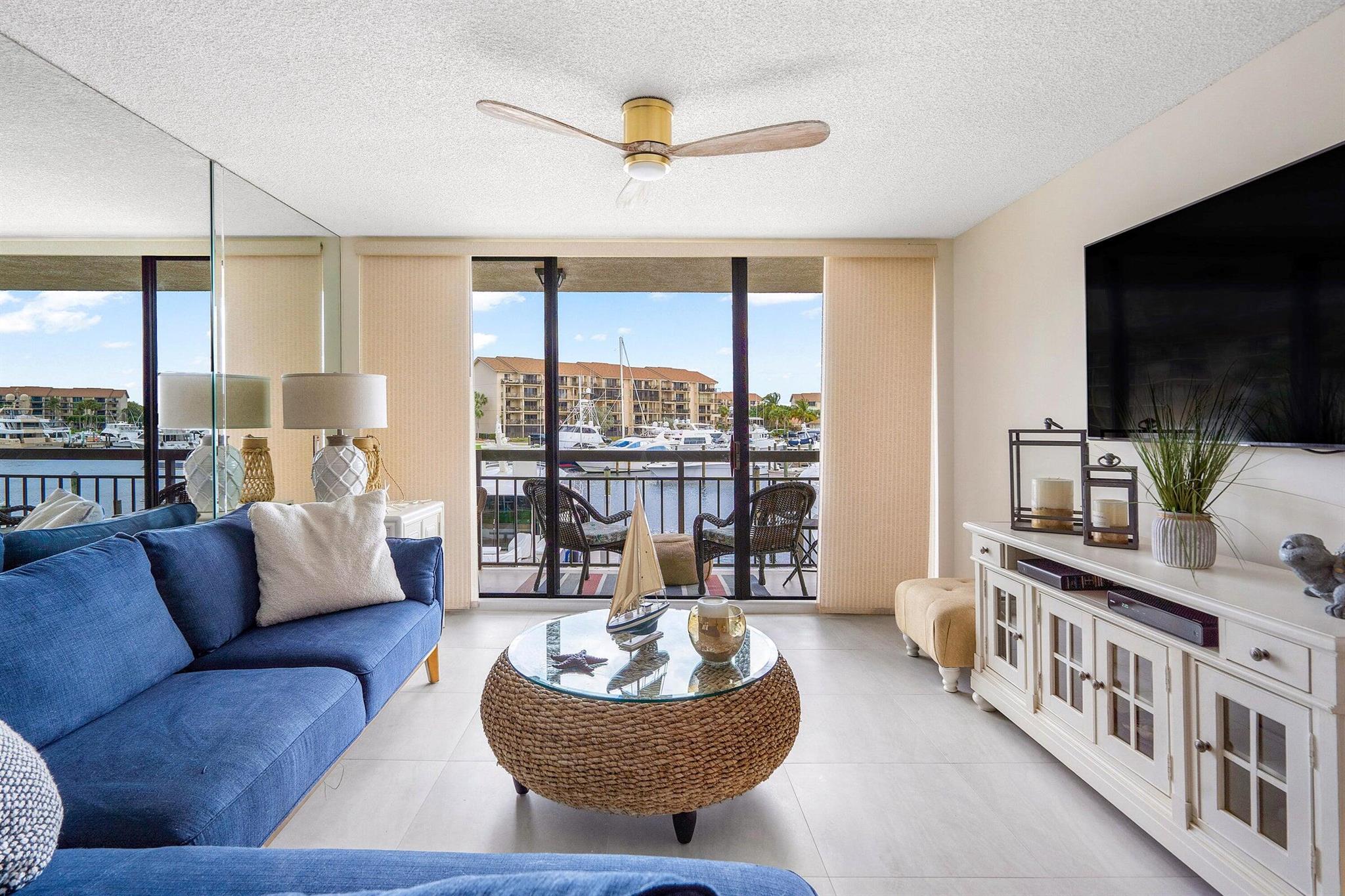 Apartamento à Venda em Jupiter, FL