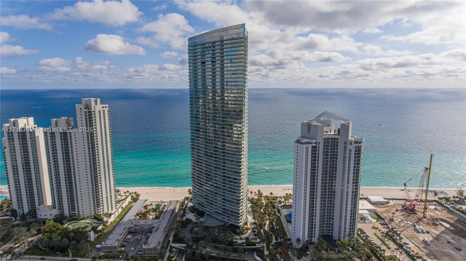 Apartamento à Venda em Sunny Isles Beach, FL