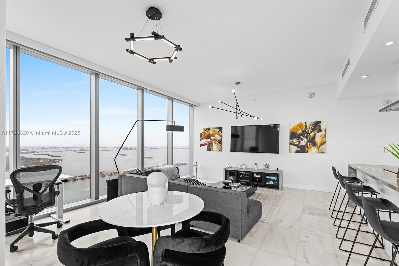 Apartamento à Venda em Miami, FL