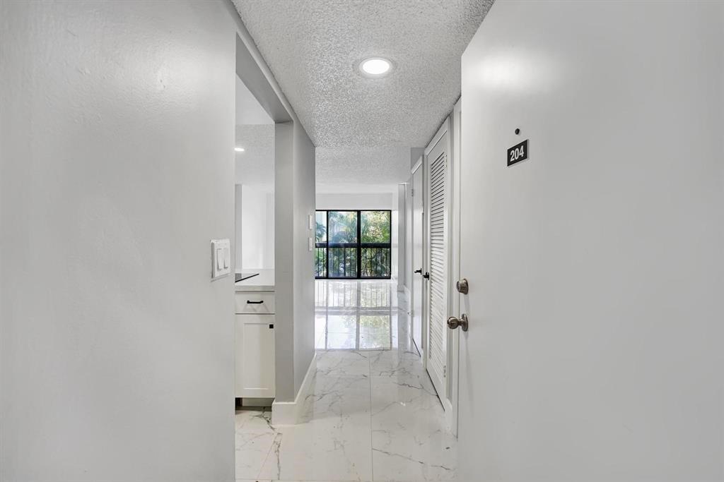 Homes for sale in Fort Lauderdale, FL | 5495 Ne 25th Ave #204, Fort Lauderdale, FL 33308 | MLS# F10483482