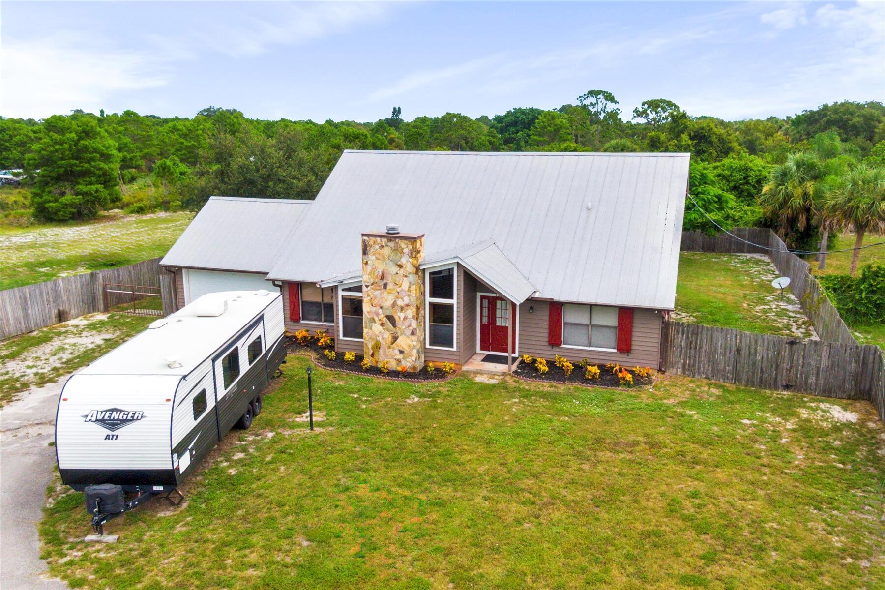 Homes for sale in Vero Beach, FL | 430 11Th Lane Sw, Vero Beach, FL 32962 | MLS# R11056437