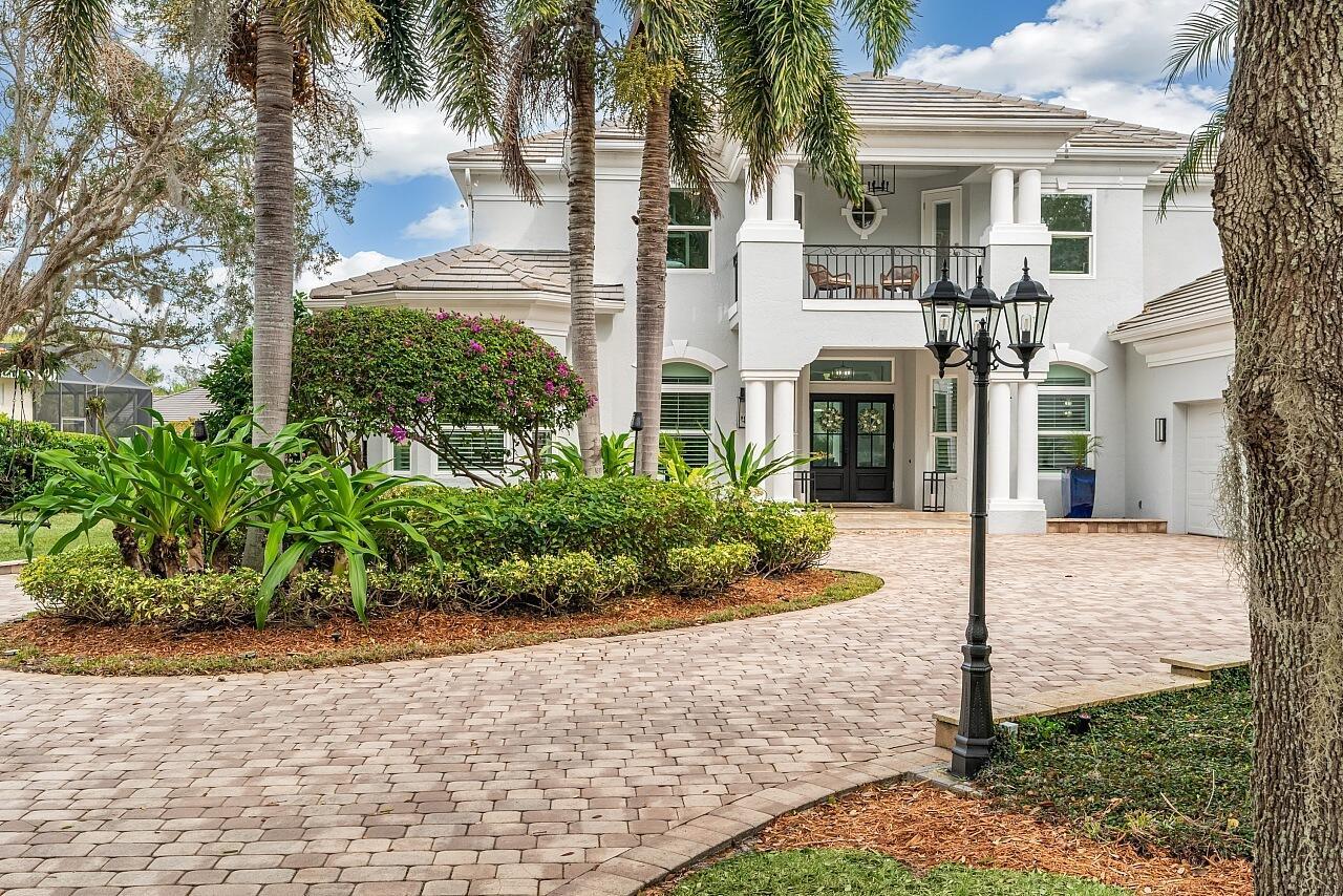 Homes for sale in Vero Beach, FL | 700 Marbrisa River Lane, Vero Beach, FL 32963 | MLS# R11056686