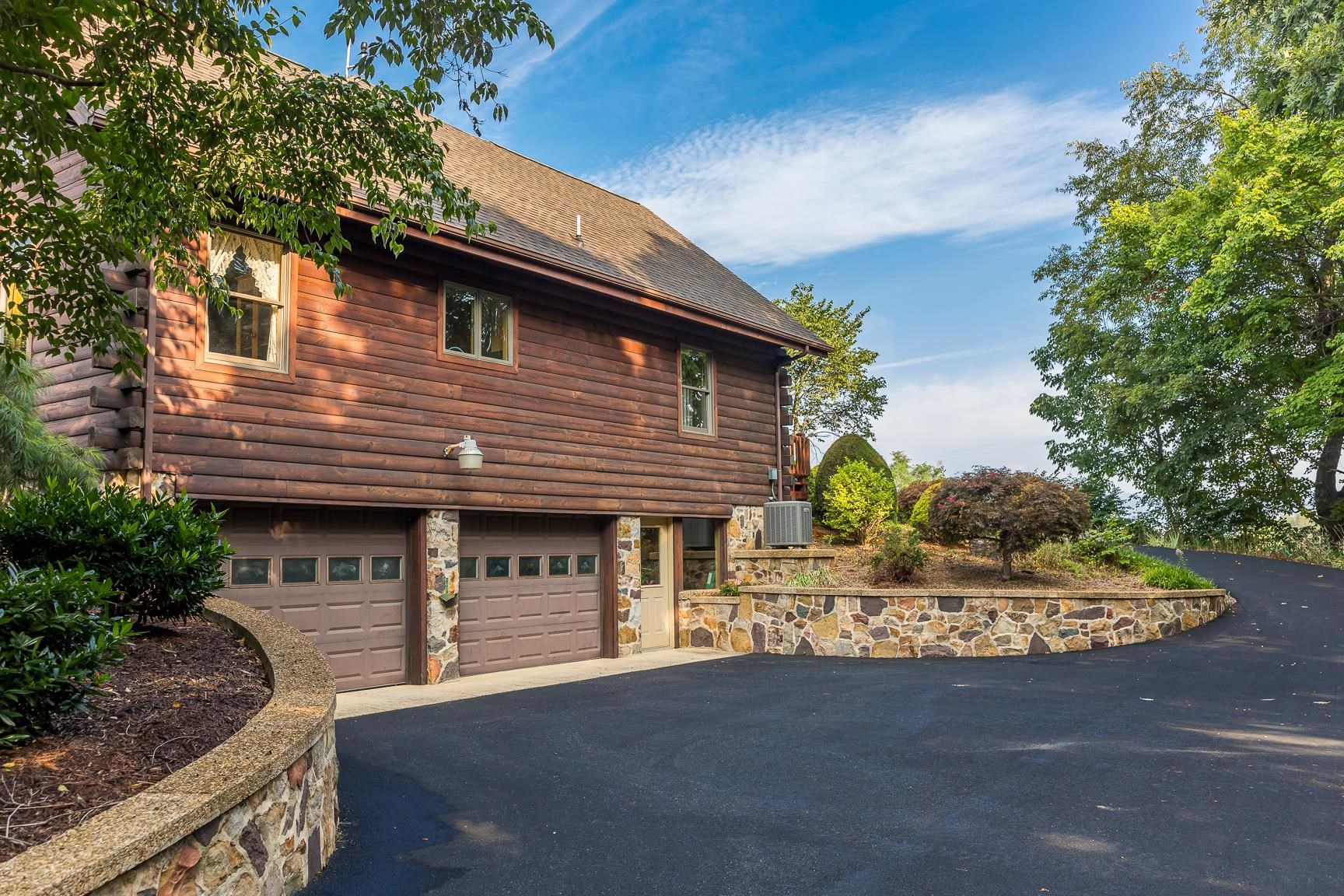 1003 Natural Chimneys Rd