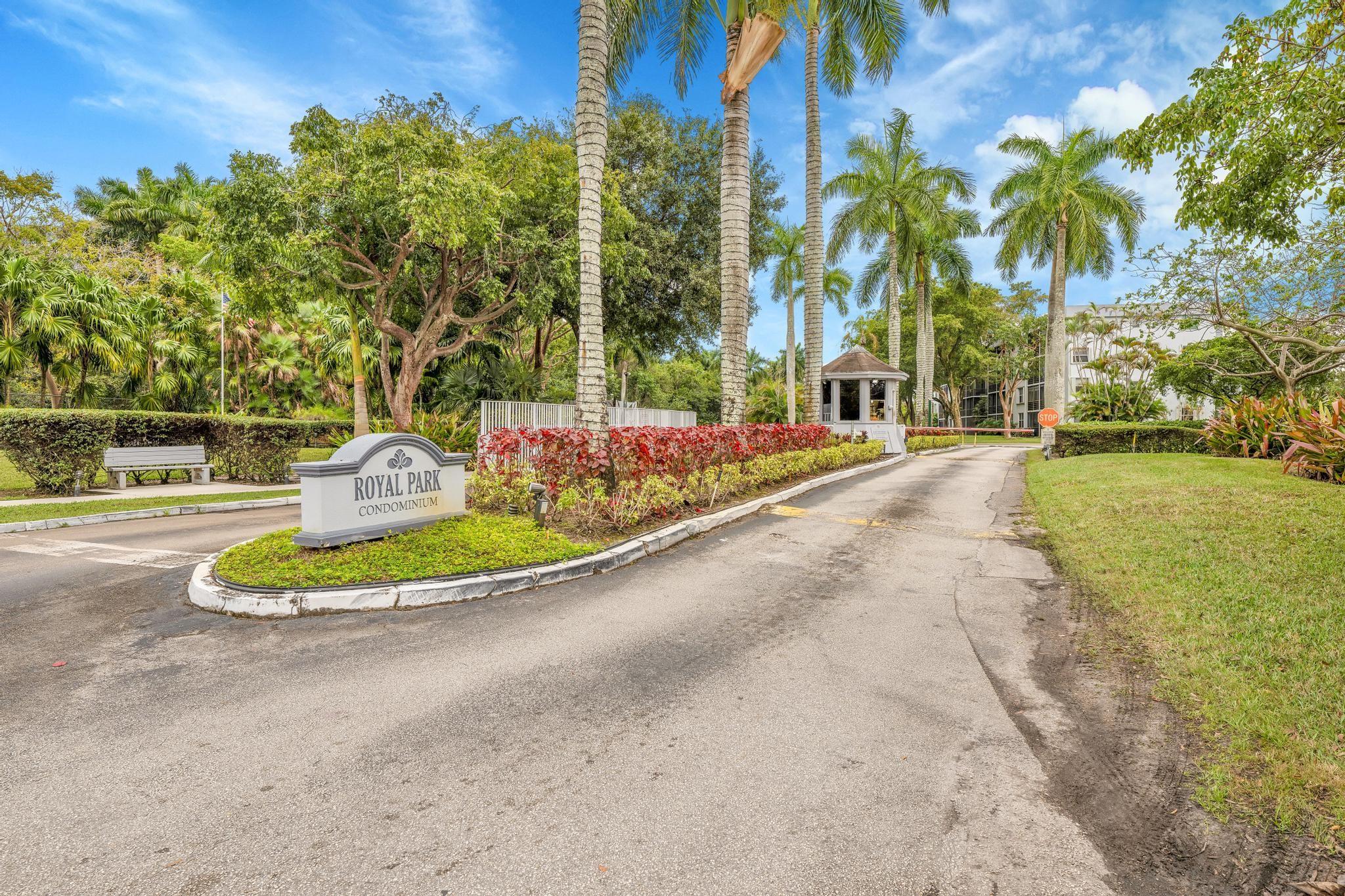 Homes for sale in Oakland Park, FL | 118 Royal Park Dr #4G, Oakland Park, FL 33309 | MLS# F10483738