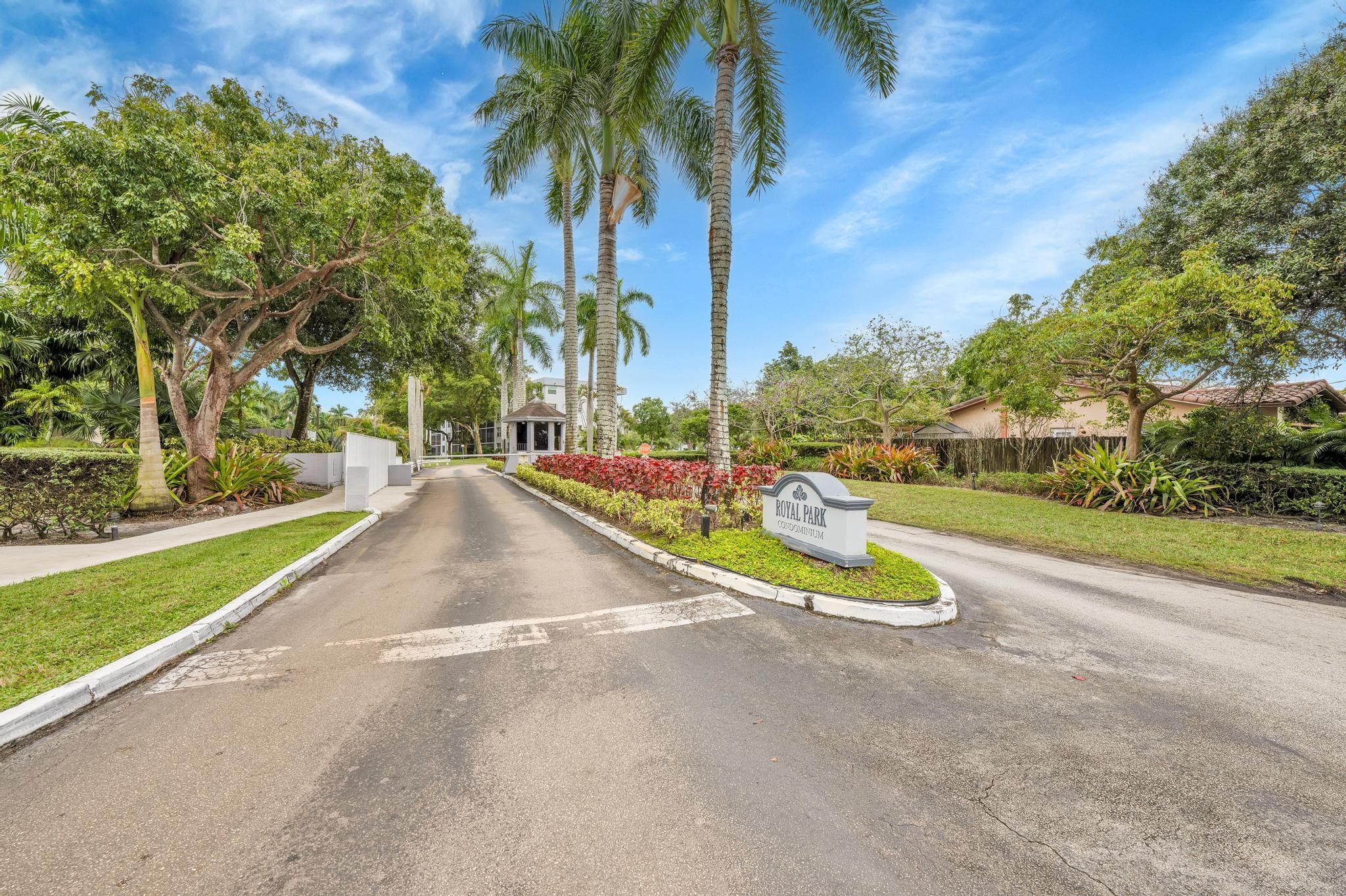 Homes for sale in Oakland Park, FL | 118 Royal Park Dr #4G, Oakland Park, FL 33309 | MLS# F10483738