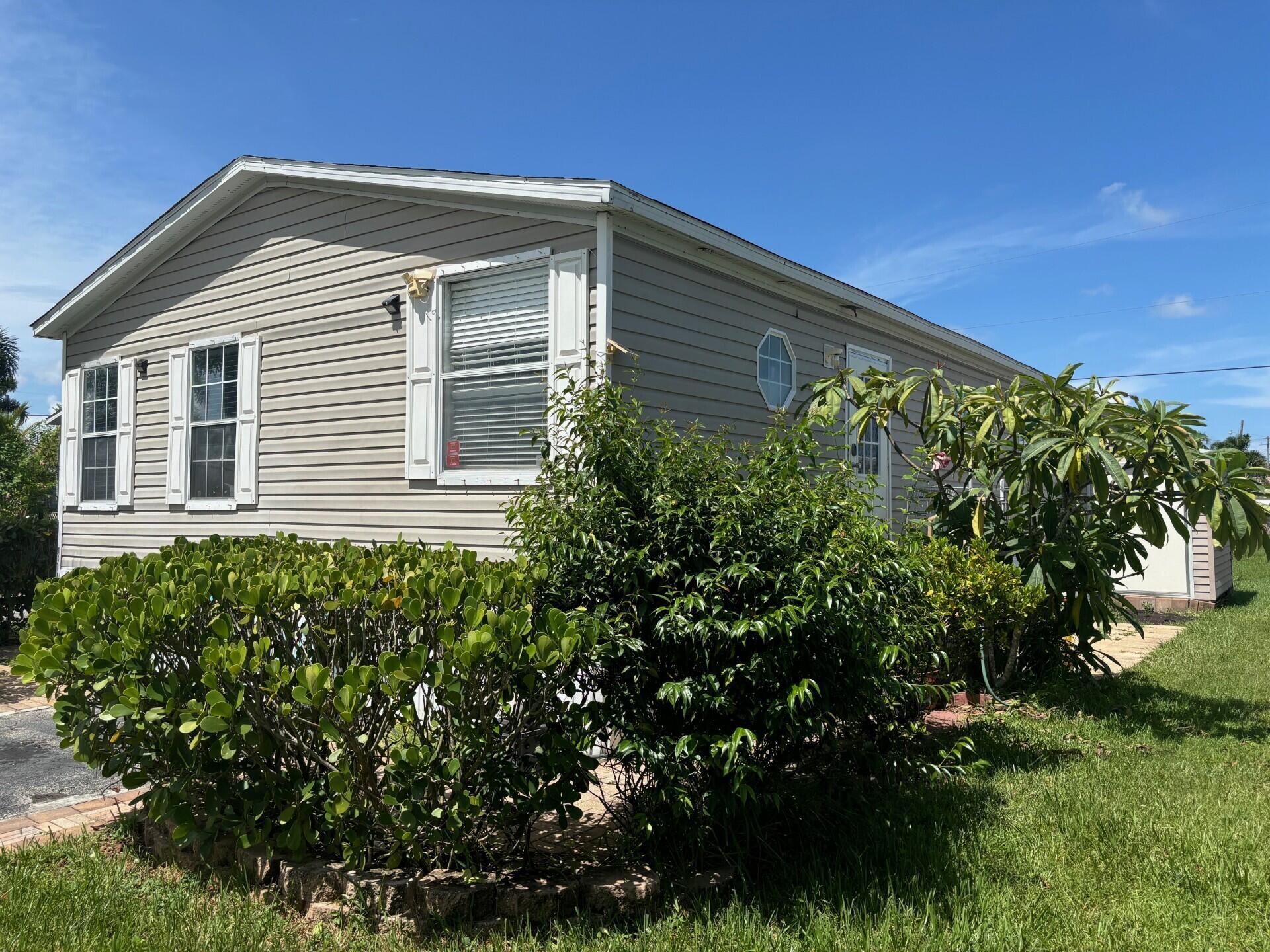 Homes for sale in Lake Worth, FL | 5842 Shawnee Dr, Lake Worth, FL 33463 | MLS# R11056915