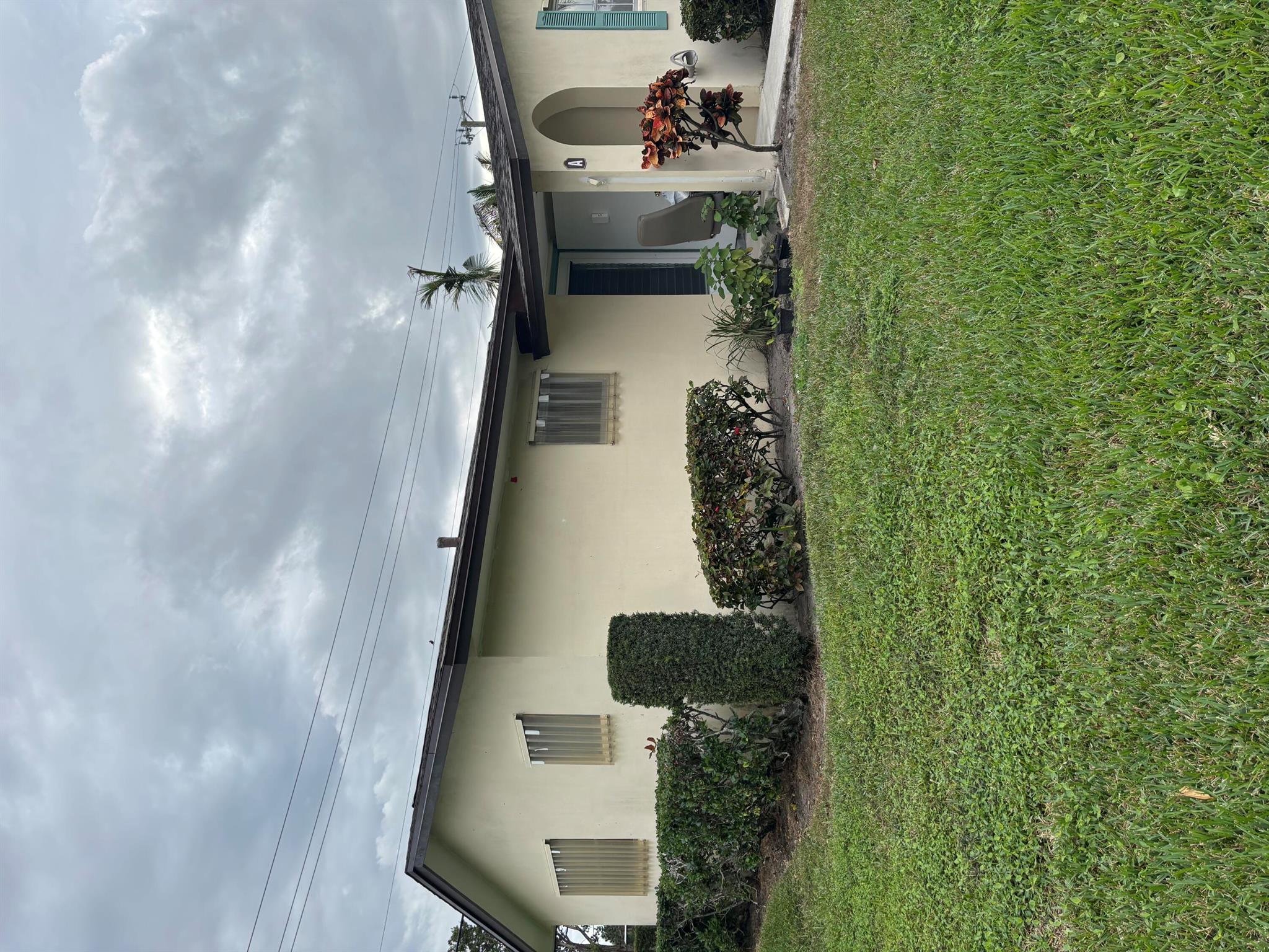 Cresthaven Villas 6 Condo