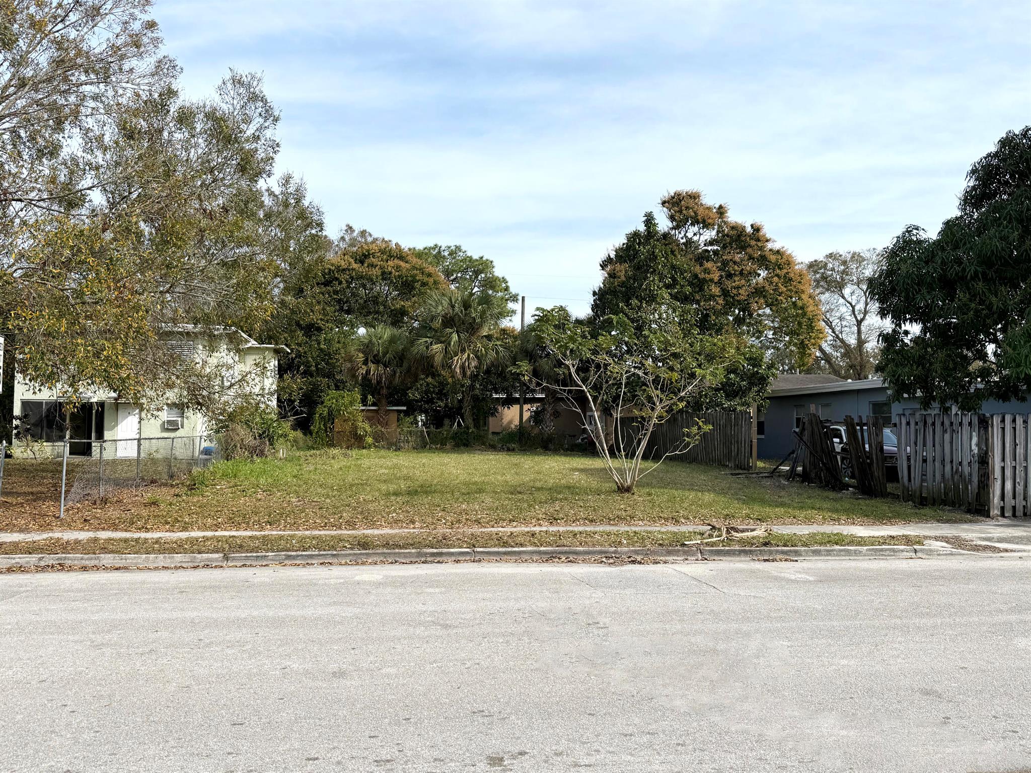 Homes for sale in Fort Pierce, FL | 804 N 22nd Street, Fort Pierce, FL 34950 | MLS# R11057104