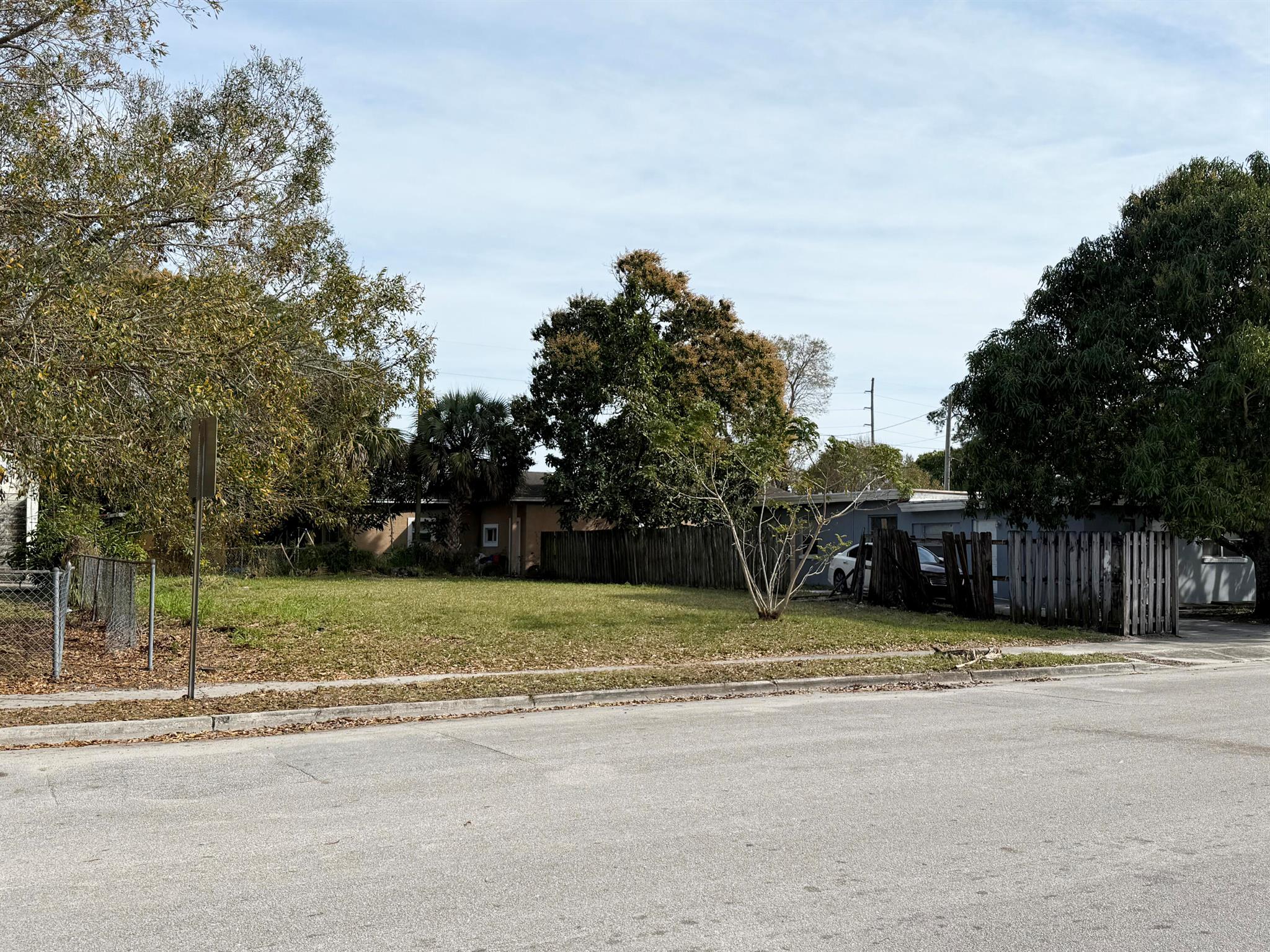 Homes for sale in Fort Pierce, FL | 804 N 22nd Street, Fort Pierce, FL 34950 | MLS# R11057104