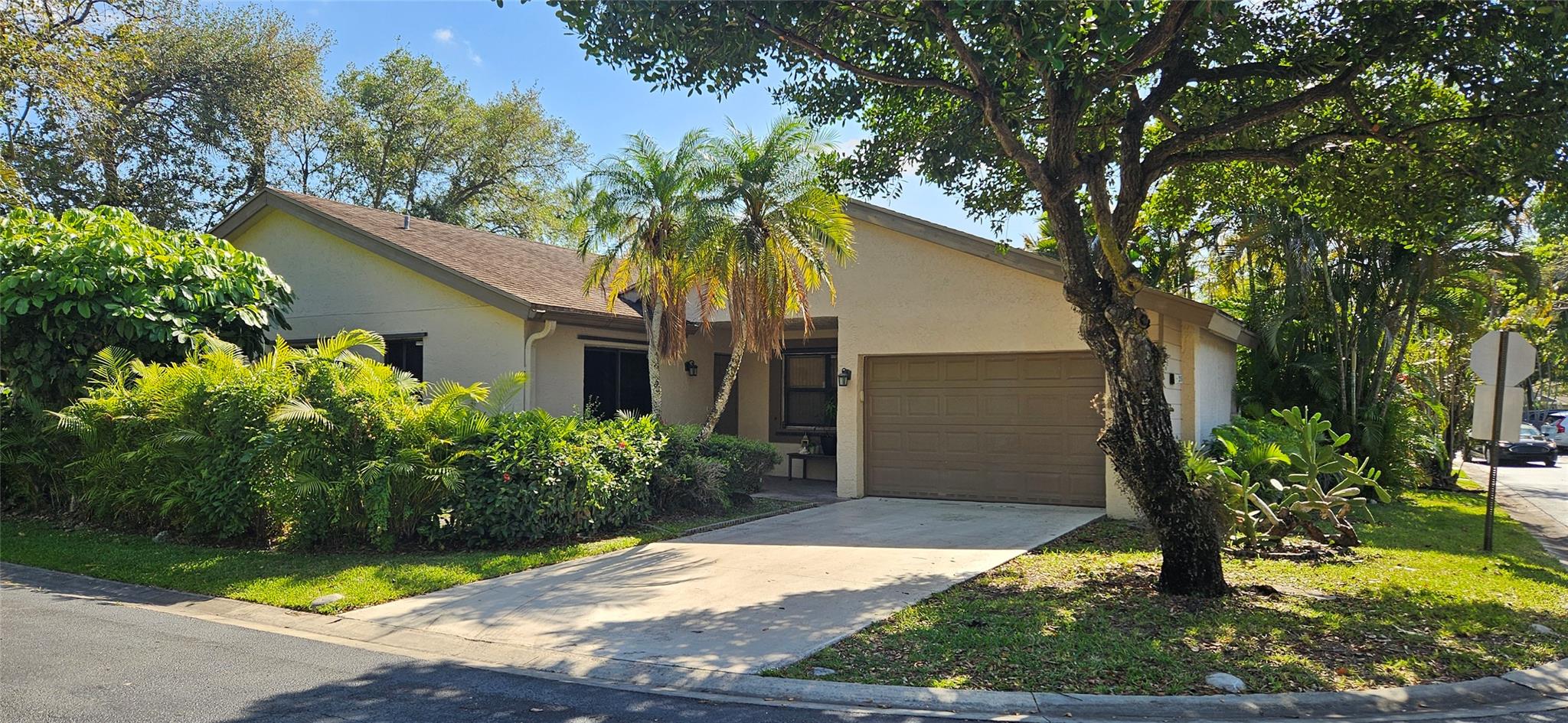 2216 Seagrape Cir Coconut Creek FL 33066 | F10483795