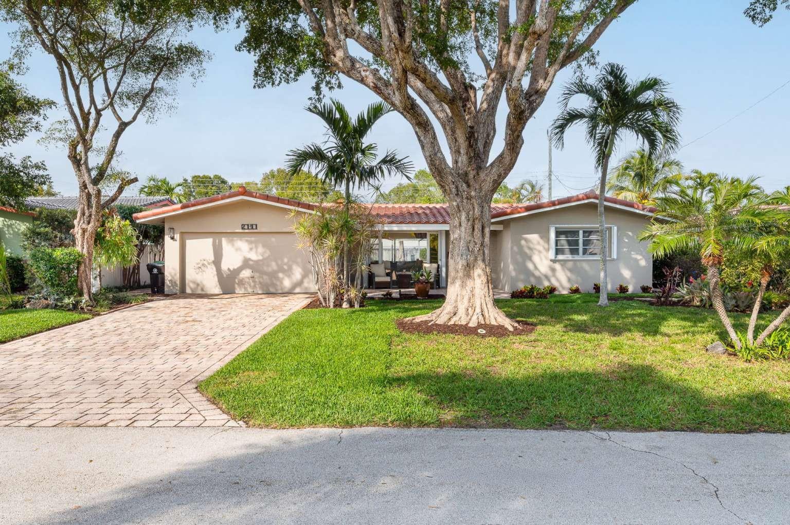 2111 Ne 54th Ct Fort Lauderdale FL 33308 | F10483980