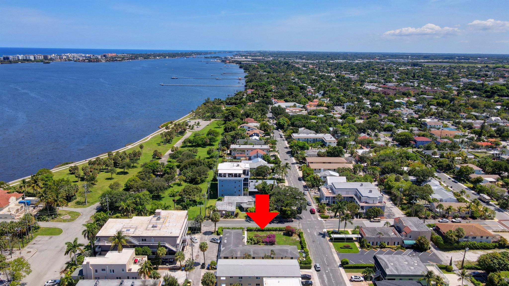 Homes for sale in Lake Worth Beach, FL | 130 S Lakeside 1 Dr, Lake Worth Beach, FL 33460 | MLS# R11057260