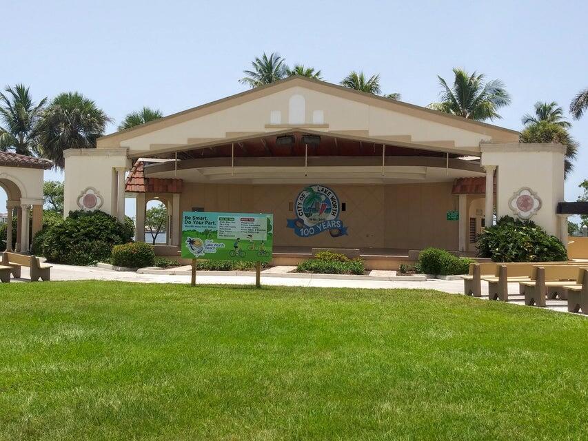 Homes for sale in Lake Worth Beach, FL | 130 S Lakeside 1 Dr, Lake Worth Beach, FL 33460 | MLS# R11057260