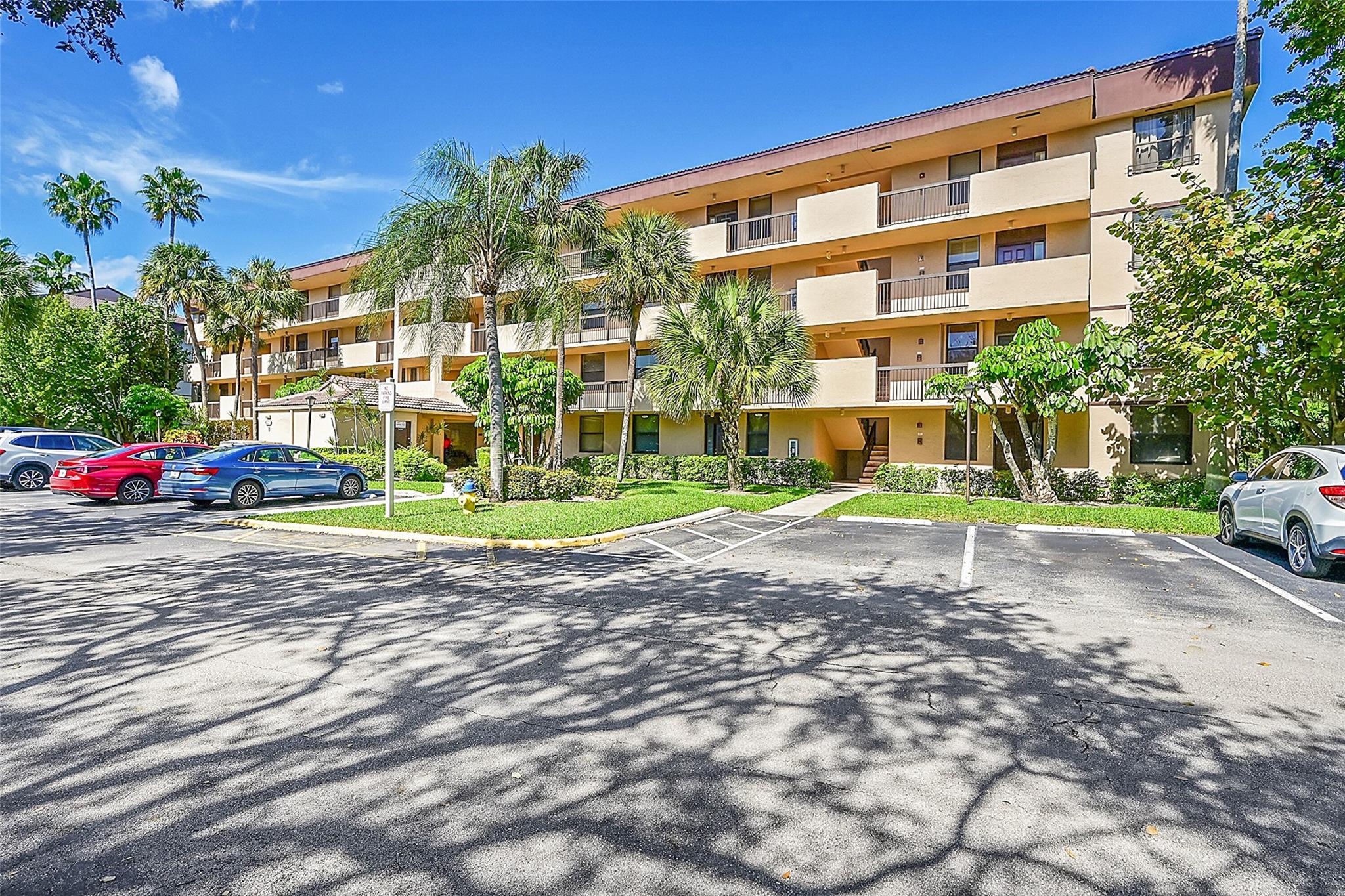 Homes for sale in Coconut Creek, FL | 2660 Carambola Cir #202, Coconut Creek, FL 33066 | MLS# F10482954
