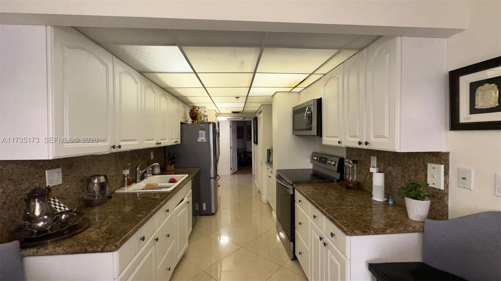 Winston Towers 600 Condo