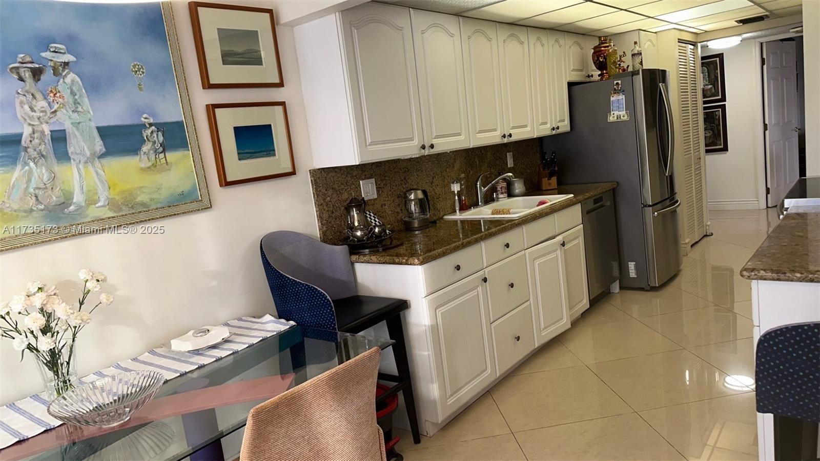 Winston Towers 600 Condo