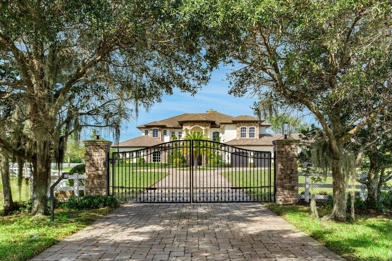 Homes for sale in Delray Beach, FL | 10527 El Paraiso Pl, Delray Beach, FL 33446 | MLS# R11057755