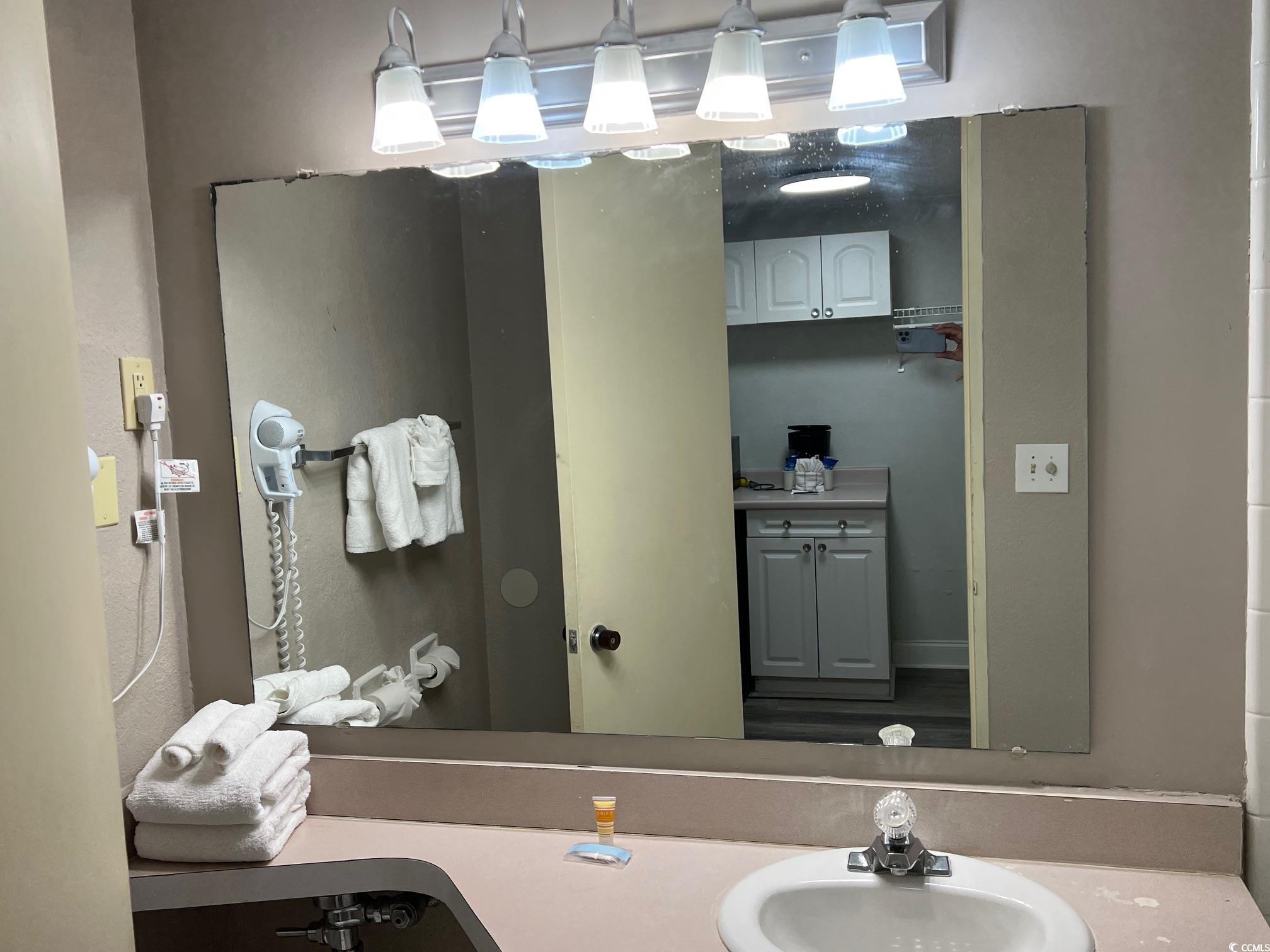 2502470 | Photo 10