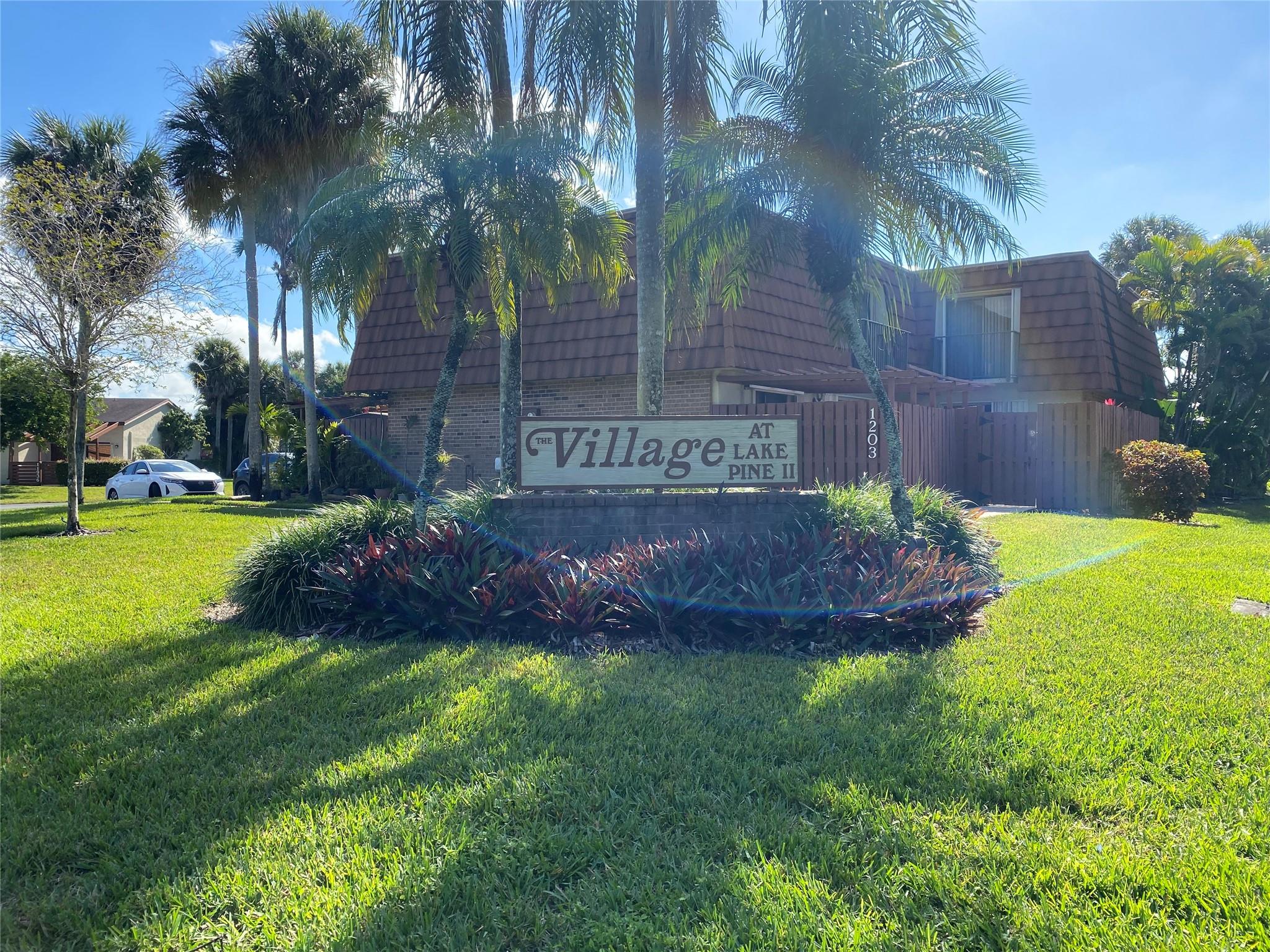 Homes for sale in Davie, FL | 1301 Sw 120th Way #0, Davie, FL 33325 | MLS# F10484394