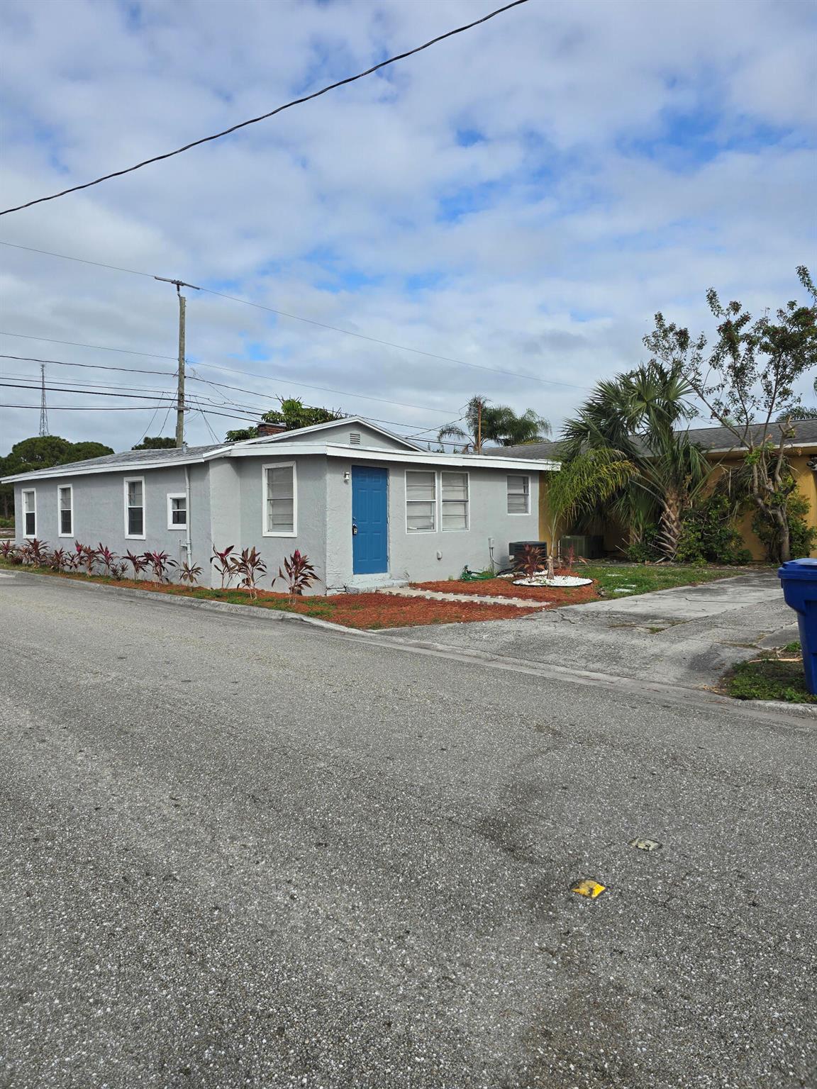 1497 Silver Beach Road Riviera Beach FL 33404 | R11058185