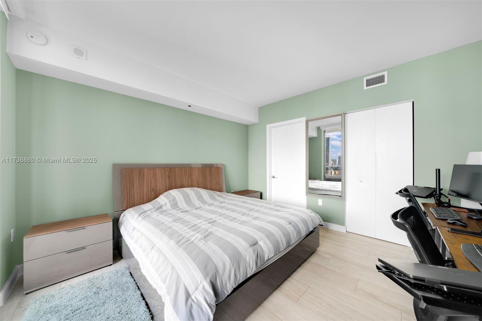 45 SW 9th St #2608, Miami FL 33130