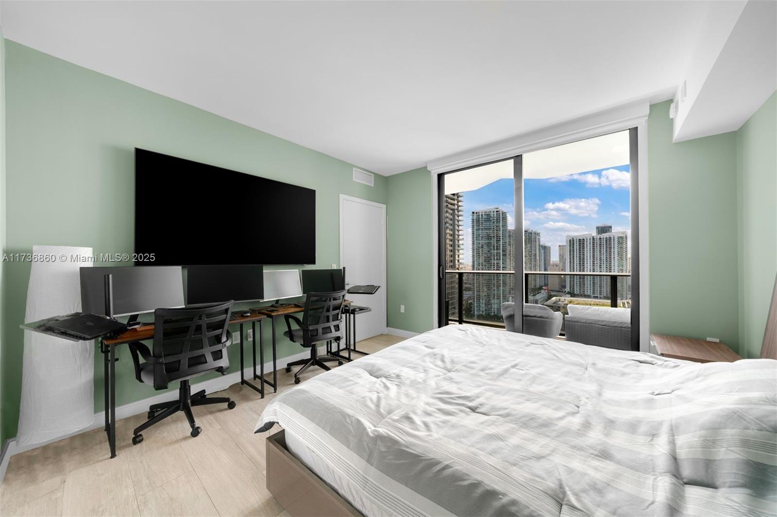 45 SW 9th St #2608, Miami FL 33130