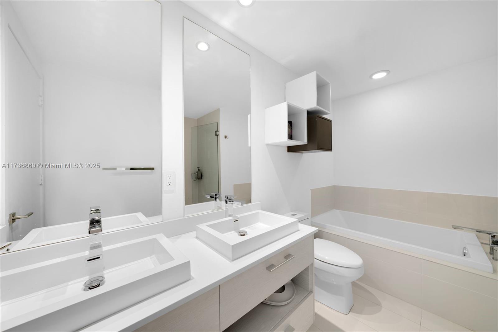 45 SW 9th St #2608, Miami FL 33130